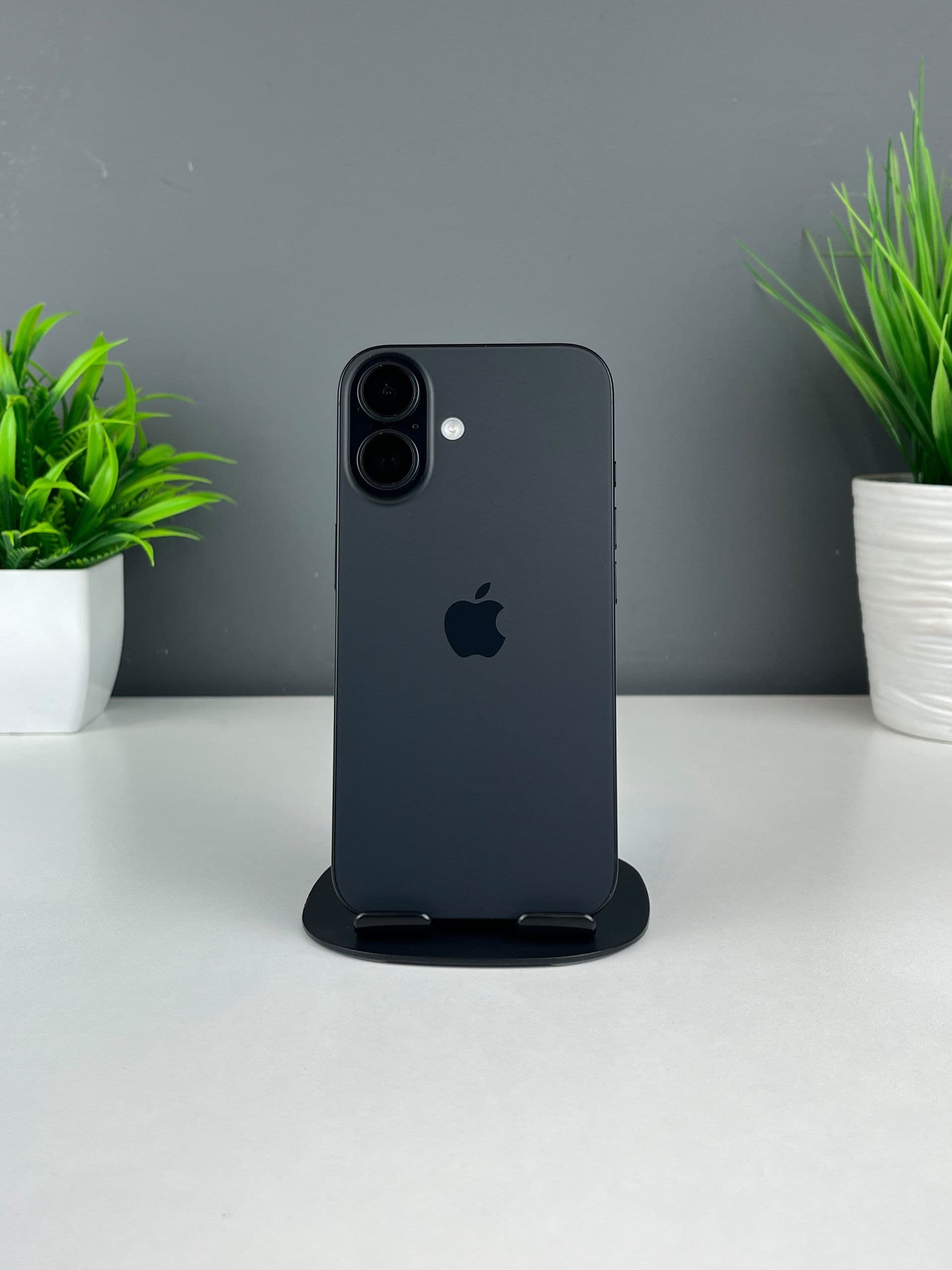 iPhone 16, 128 ГБ, Черный
