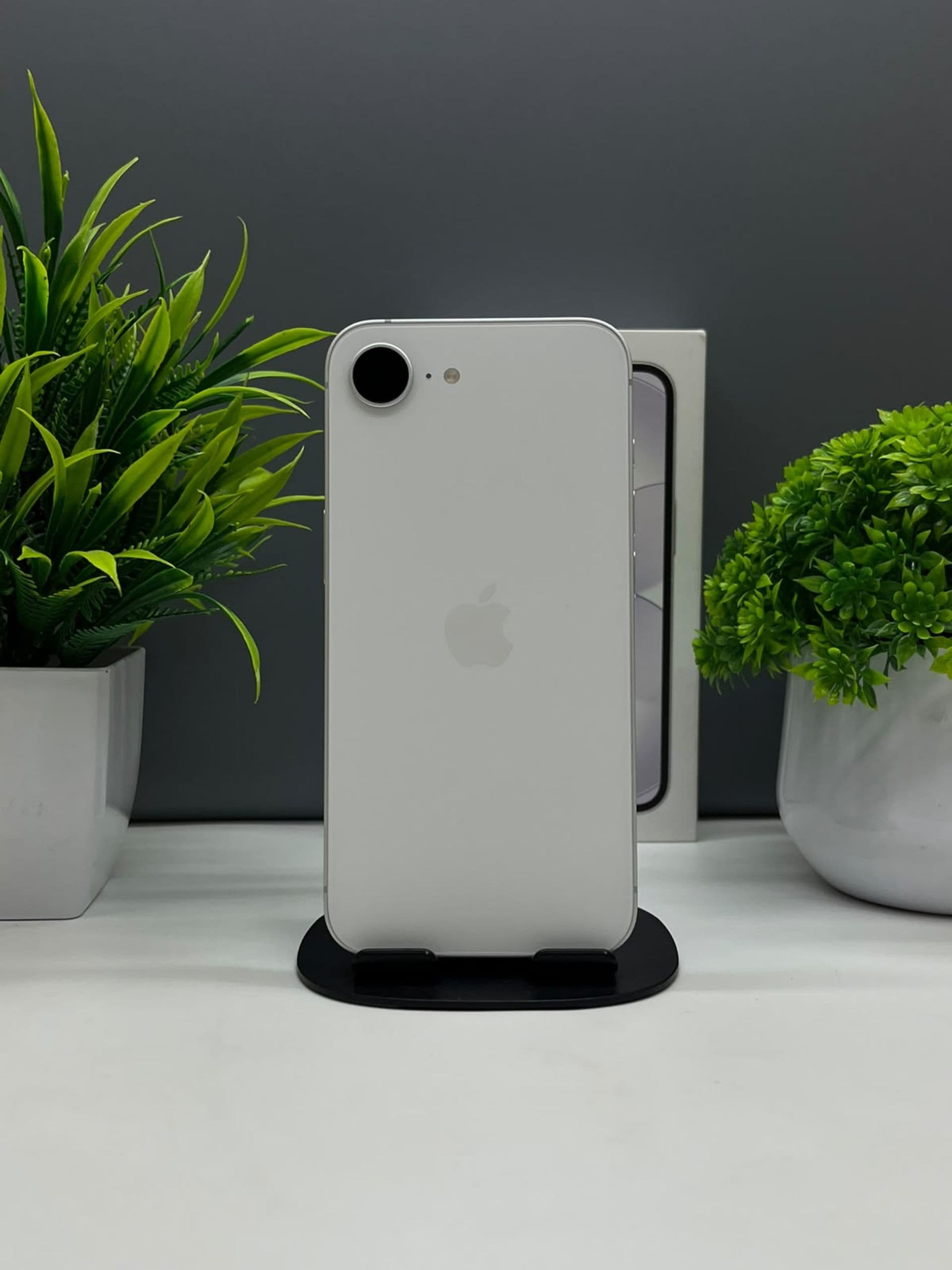iPhone 17e, 256 ГБ, Белый