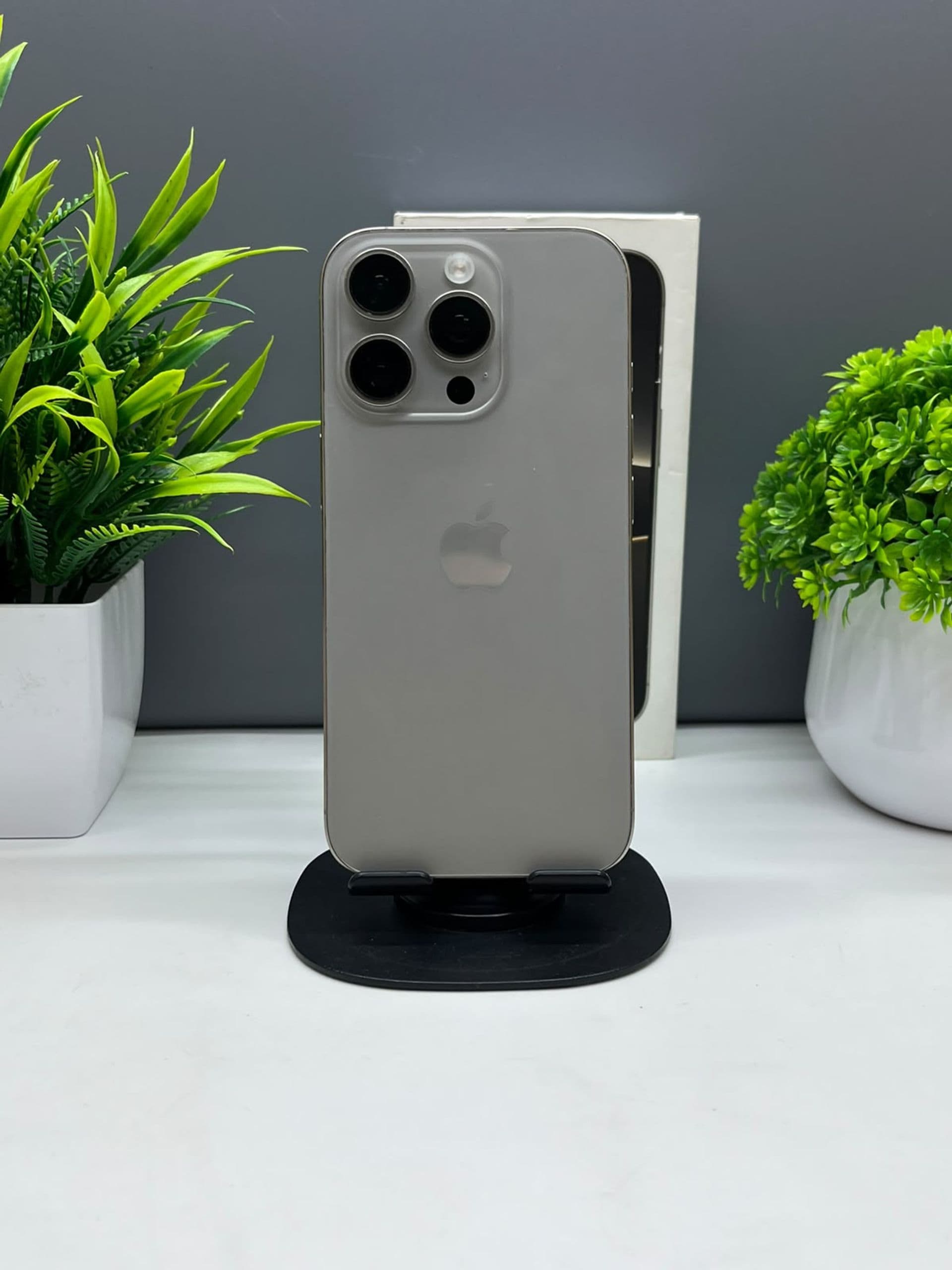 iPhone 16 Pro, 256 ГБ, Серебристый