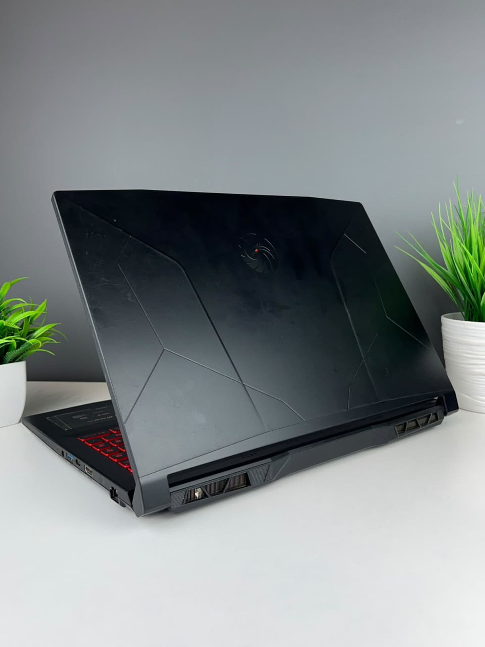 Другие Марки Ryzen 7, 16 ГБ / 512 ГБ, 15.4″, Чёрный