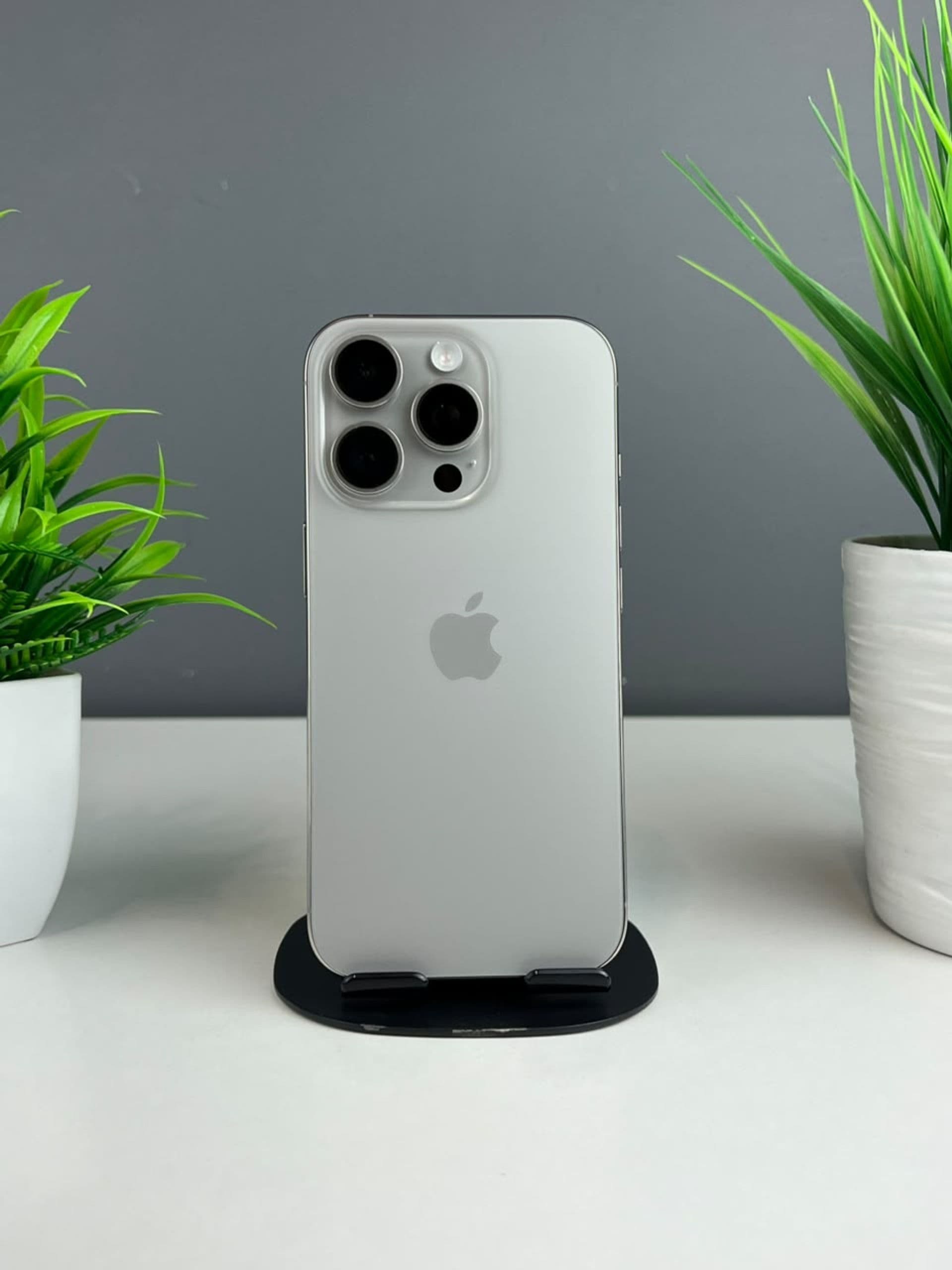 iPhone 16 Pro, 256 ГБ, Серый