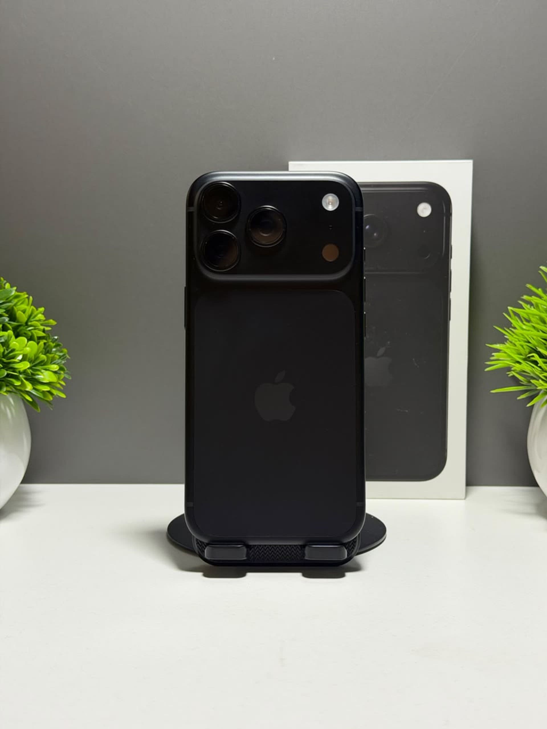 iPhone 18 Pro, 256 ГБ, Черный