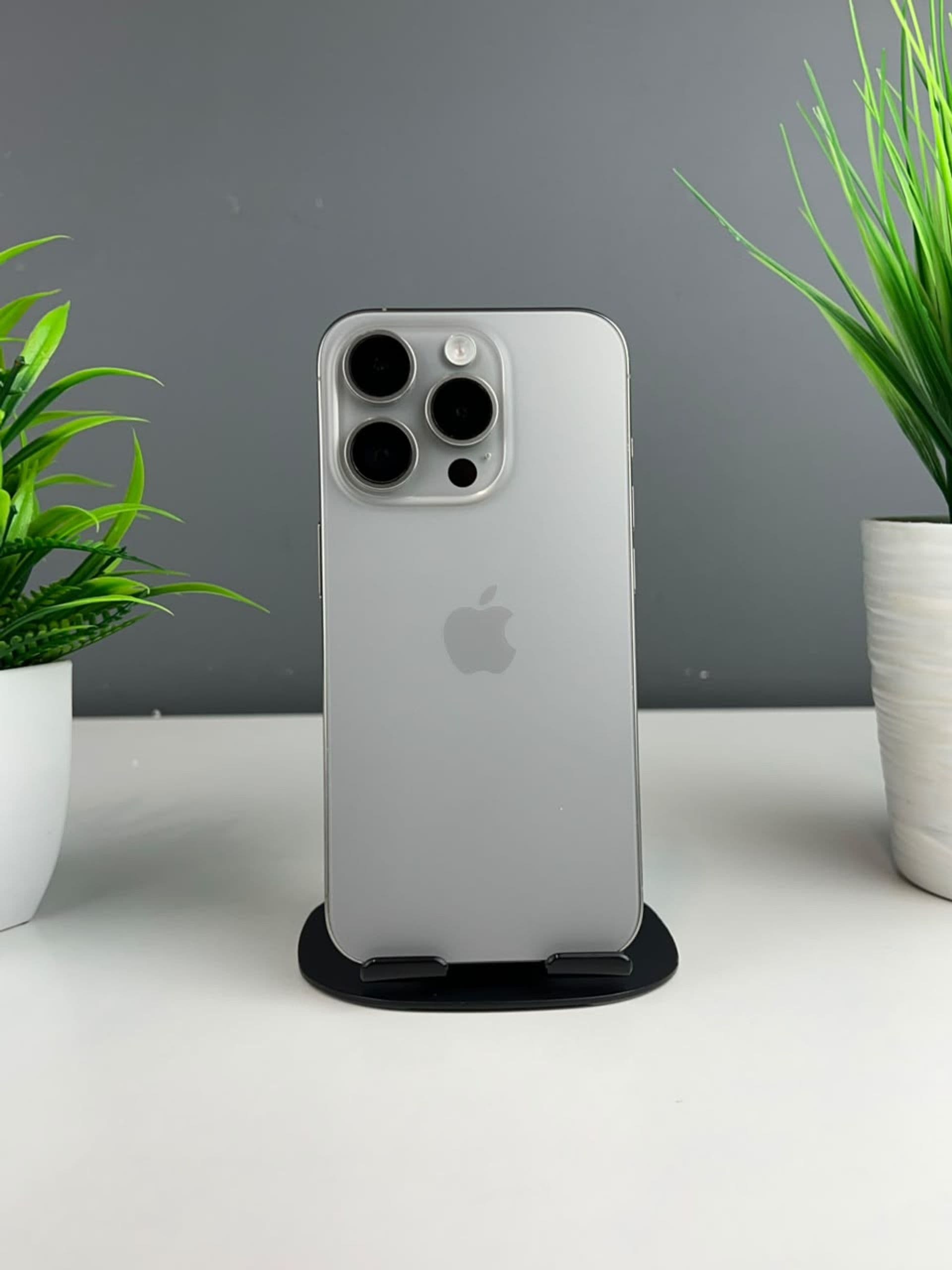 iPhone 15 Pro, 128 ГБ, Серый