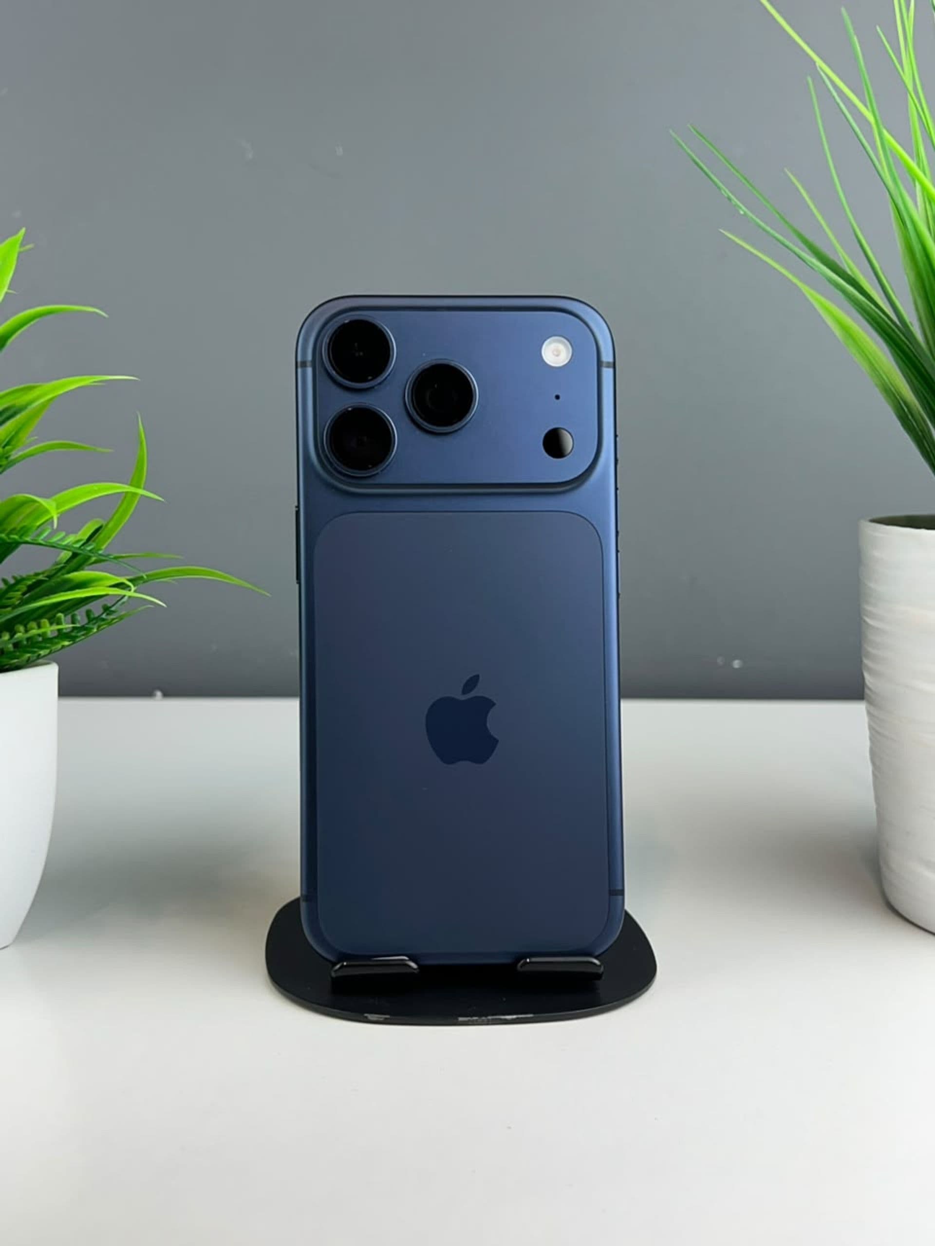 iPhone 17 Pro, 256 ГБ, Синий