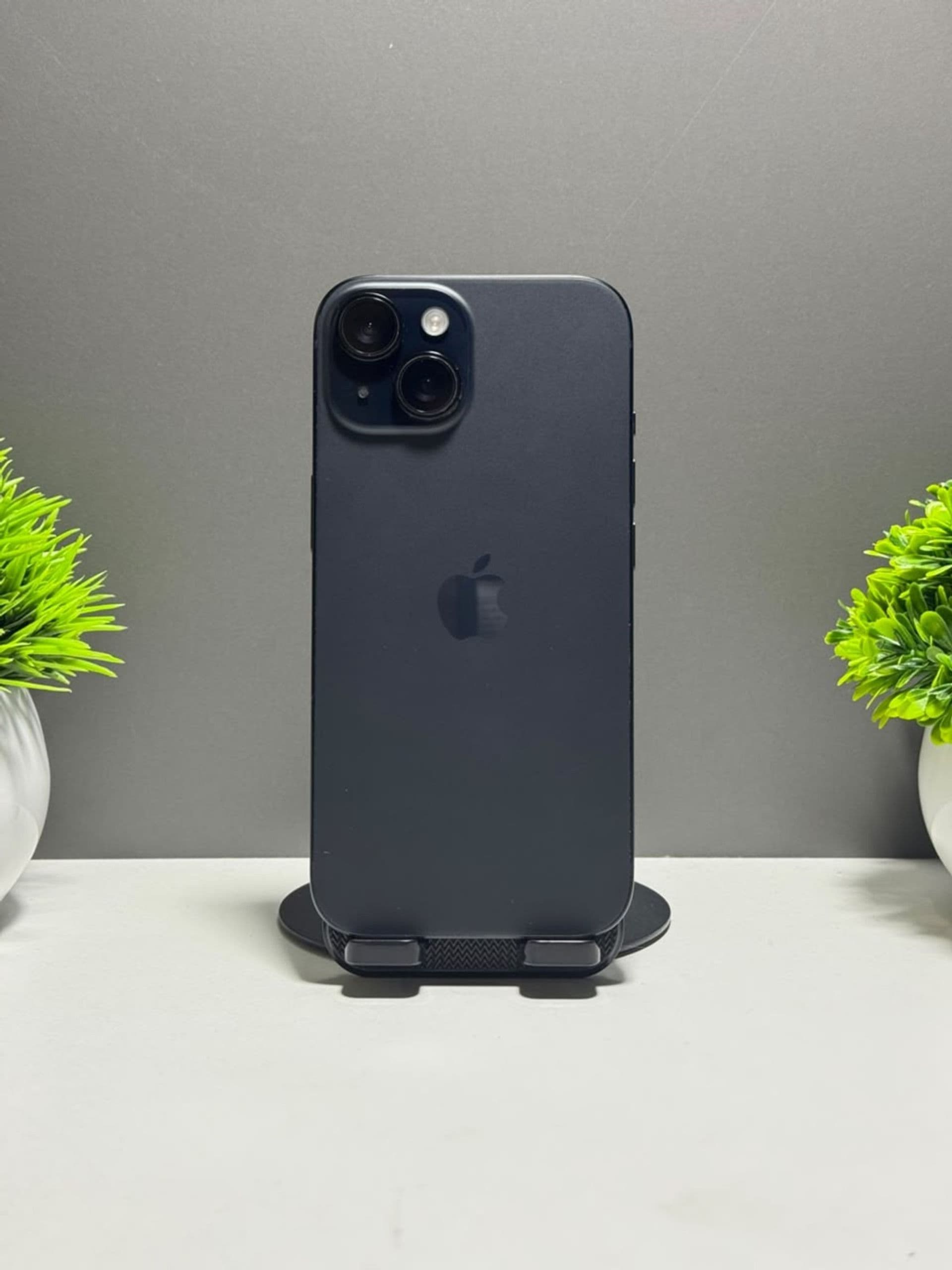 iPhone 15, 128 ГБ, Черный
