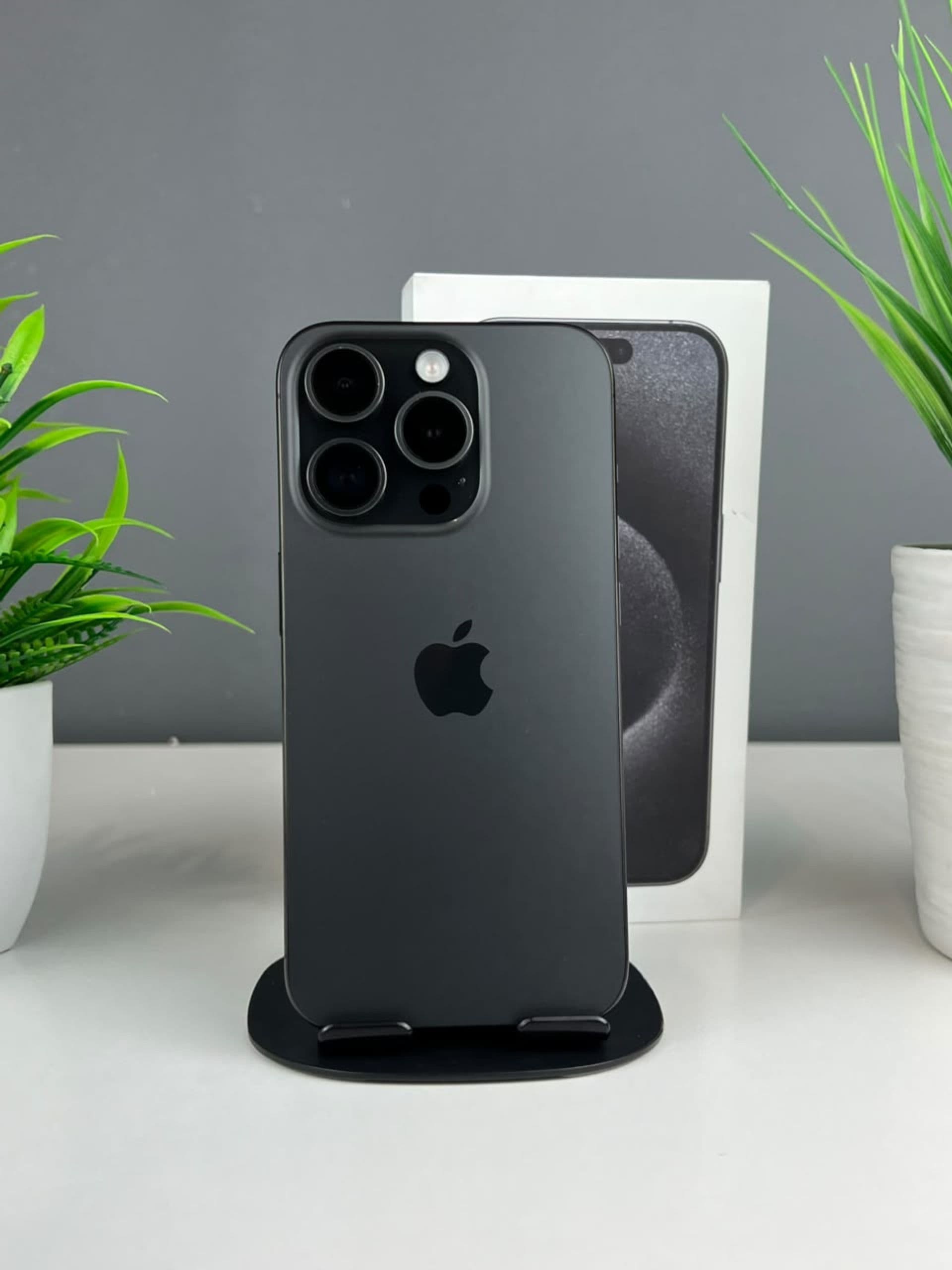 iPhone 15 Pro, 256 ГБ, Черный