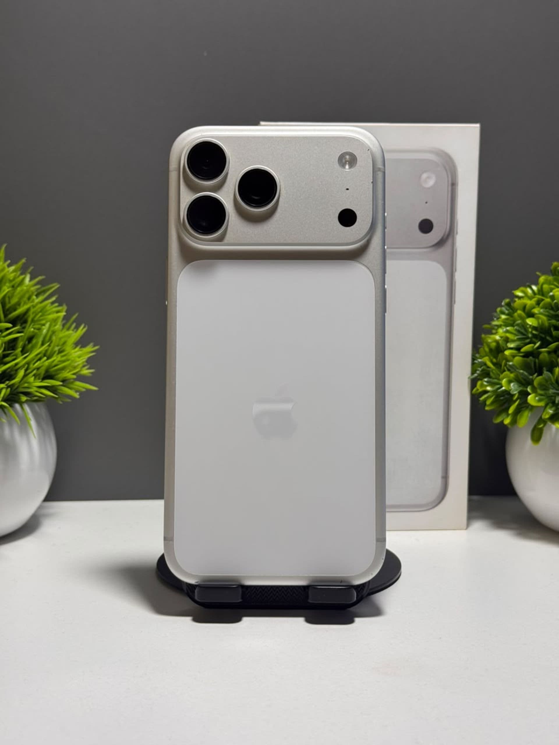 iPhone 17 Pro Max, 256 ГБ, Белый