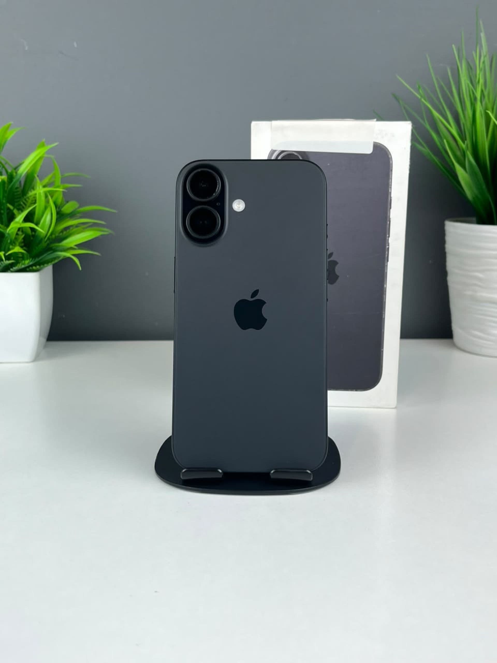 iPhone 16, 128 ГБ, Черный