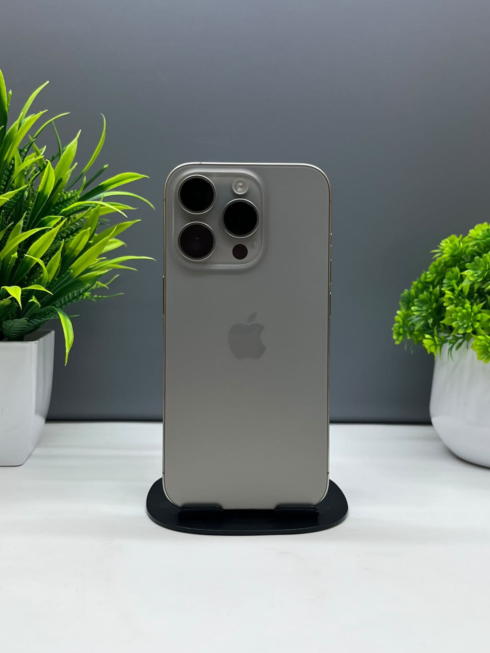 iPhone 15 Pro, 128 ГБ, Серебристый